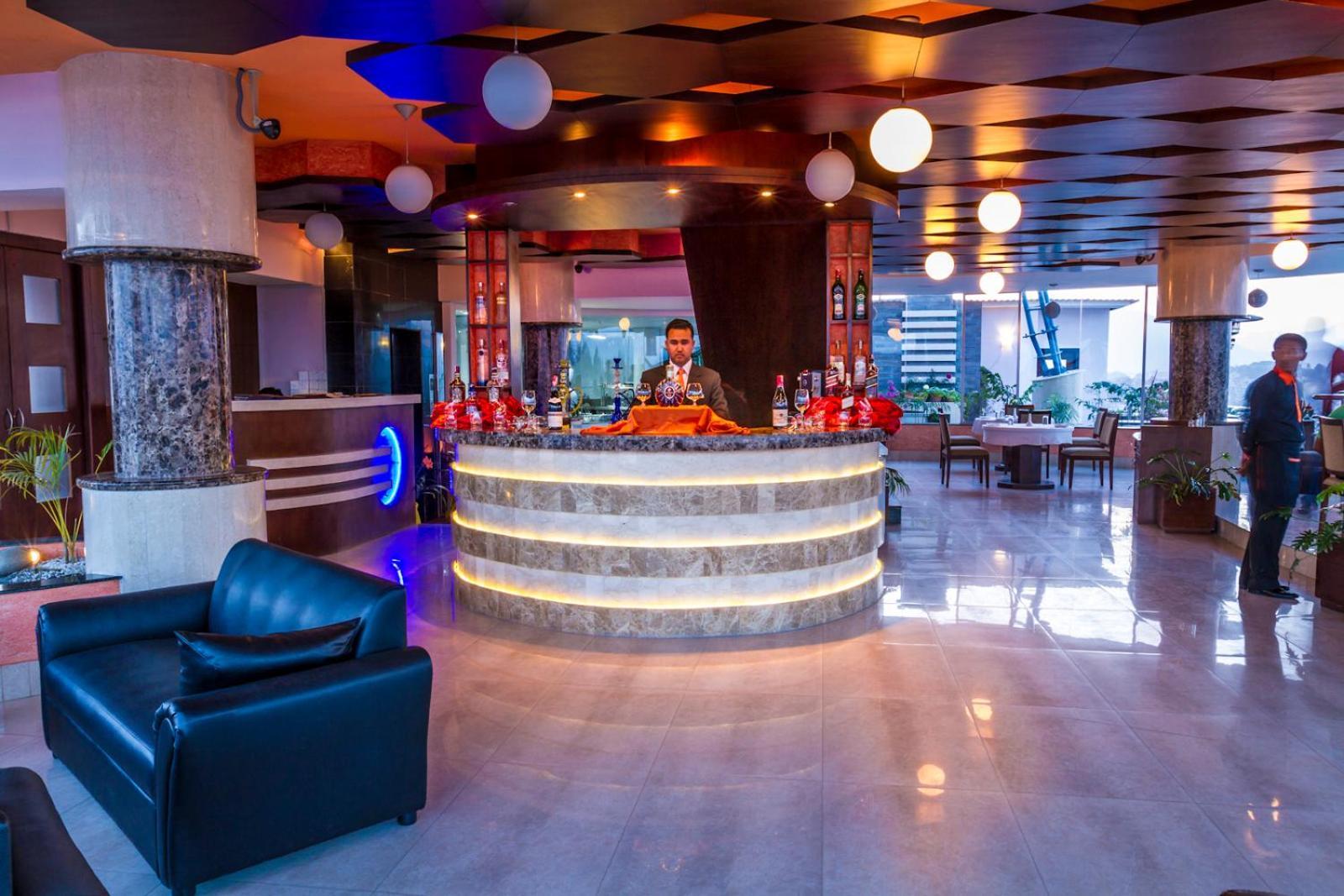 Airport Hotel Катманду Экстерьер фото