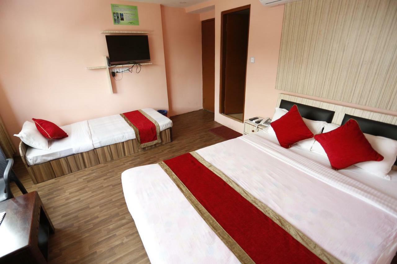 Airport Hotel Катманду Экстерьер фото